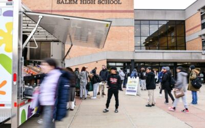 Pantry partnership helps feed, clothe Salem students | Salem News